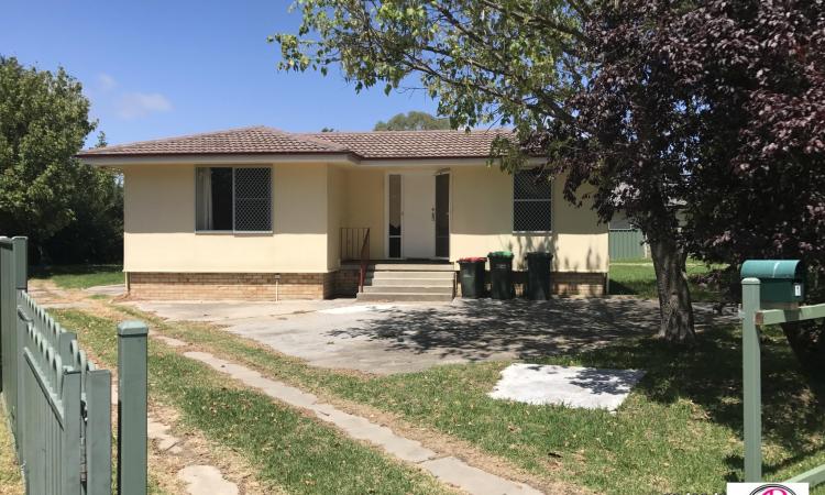 SHARE House close to UNE - INC WATER, ELECT, INTERNET.