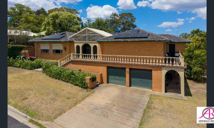 Large Family home - Water & Electricity INC