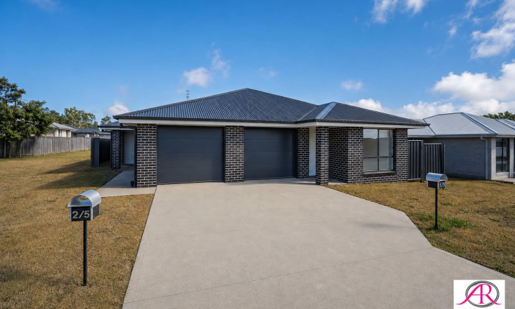 Modern Family Living in a Quiet Location