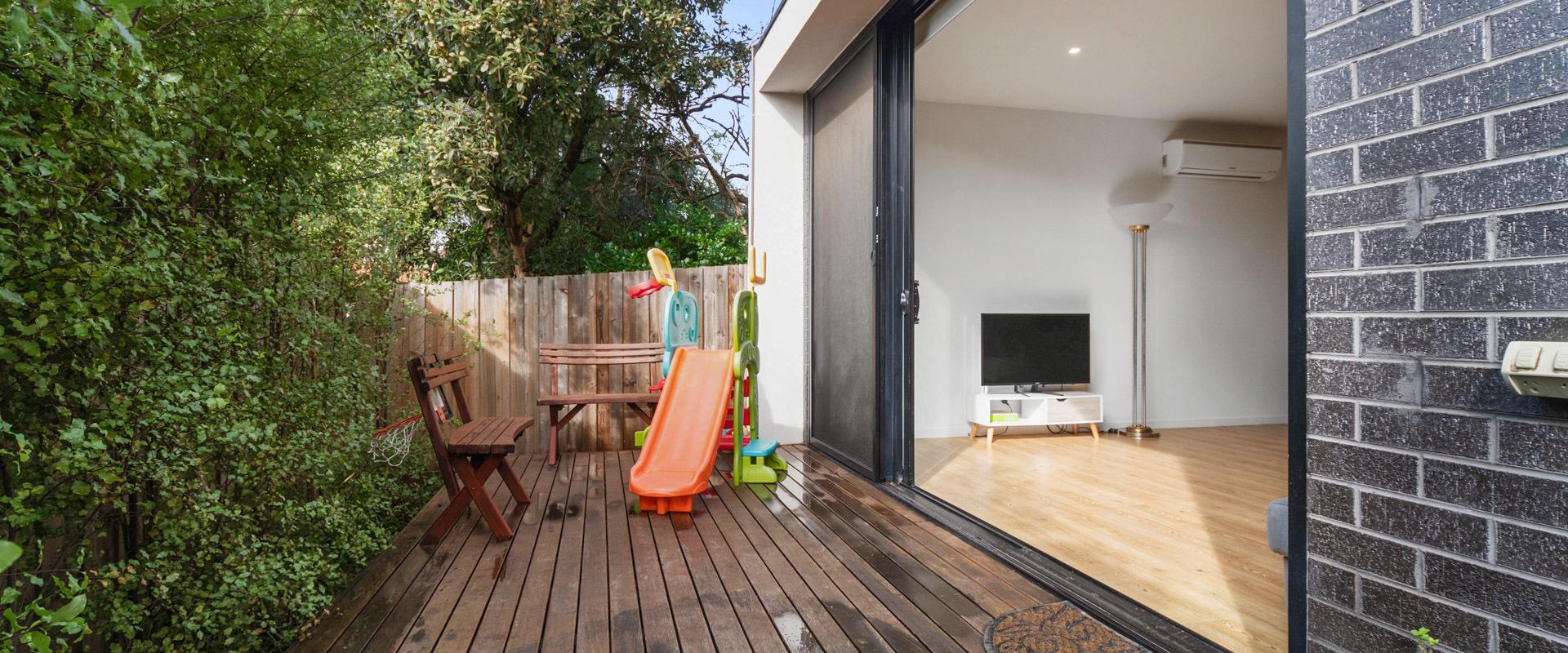 Weston Real Estate Melbourne Look No Further 3 Bedroom Town House