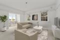 Apartment with gun-barrel views of the harbour, sunlight filled rooms and soothing breezes!!