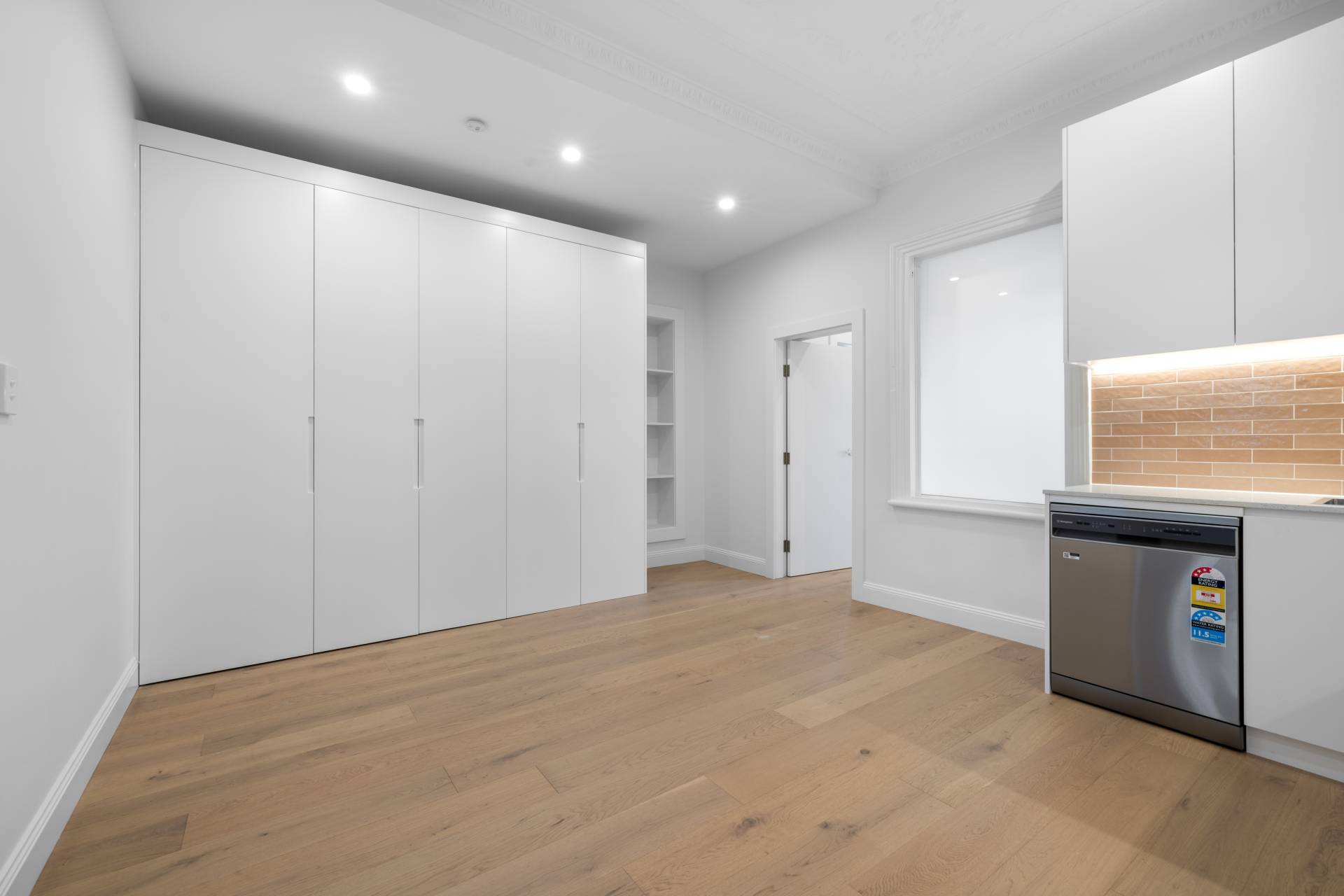 Unit 10/2-6 Womerah Avenue, Darlinghurst - Thumbnail 2