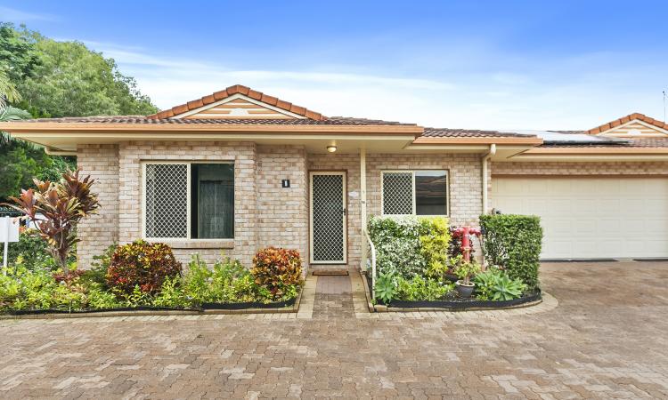 LOWSET VILLA WITH DOUBLE GARAGE IN THE HEART OF BRIBIE!