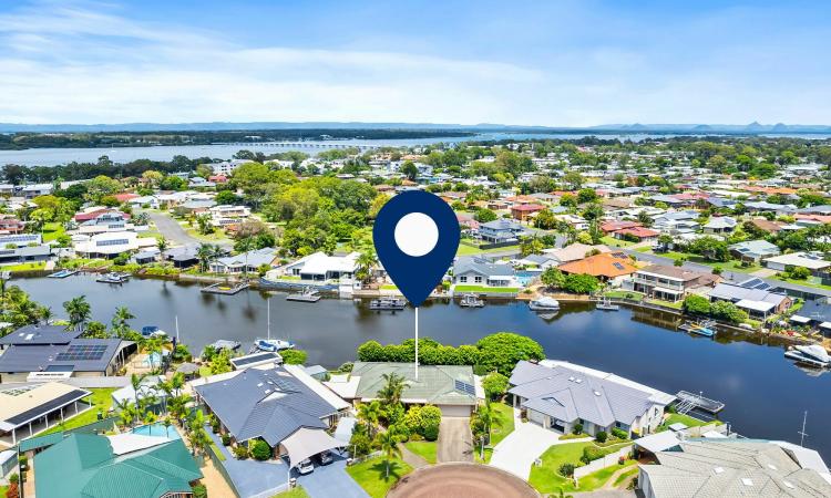 CANAL FRONT PROPERTY IN HIGHLY SOUGHT-AFTER BONGAREE LOCATION - 3 BED + OFFICE