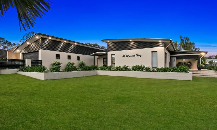 SAVOUR THE STILLNESS OF A RURAL LIFESTYLE WITH CONVENIENCE – METICULOUS, LUXURIOUS, SPACE AND COMFORT