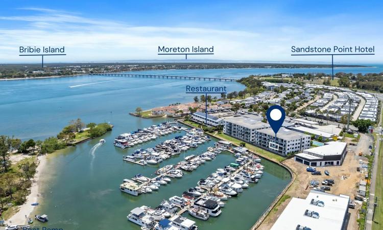 CONTEMPORARY WATERFRONT APARTMENT RIGHT ON THE MARINA - 2 BEDROOM + HOME OFFICE/GUEST RETREAT