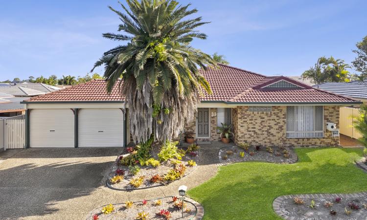 THE LIVING SIZE WILL SURPRISE! BONGAREE RESIDENCE WITH LOCATION, CONVENIENCE AND LIFESTYLE