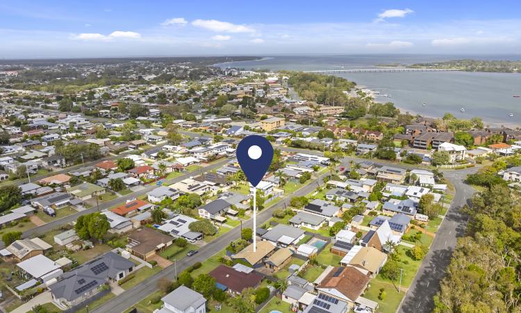 DUAL KEY - 2 HOMES ON ONE BLOCK WITH TERRIFIC INVESTMENT POTENTIAL - CLOSE TO WATERFRONT