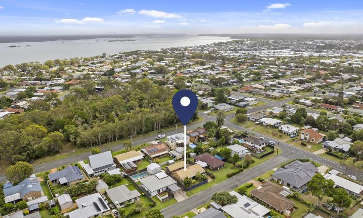 DUAL KEY - 2 HOMES ON ONE BLOCK WITH TERRIFIC INVESTMENT POTENTIAL - CLOSE TO WATERFRONT