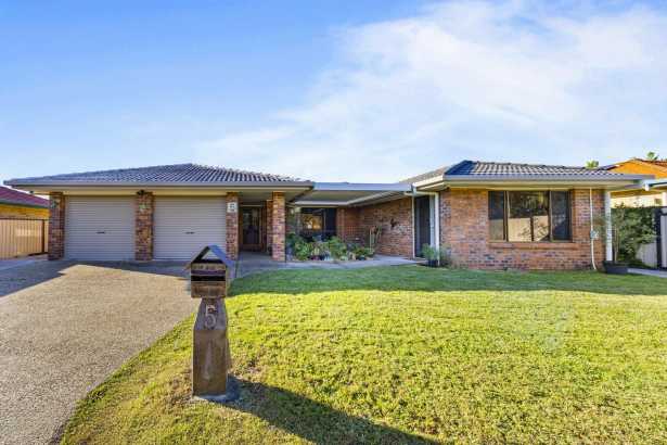 Perfect Currimundi Dual-Living Opportunity!