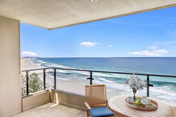 Prime Beachfront Apartment! Best views in Coolum!
