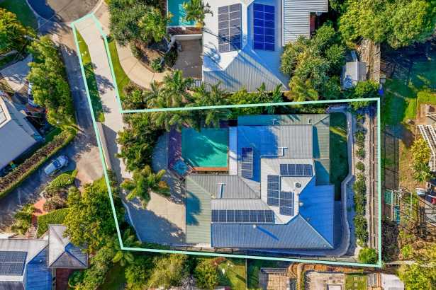 Private oasis with endless views!