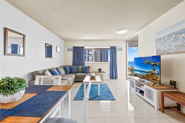 Panoramic ocean views in 5-star location!