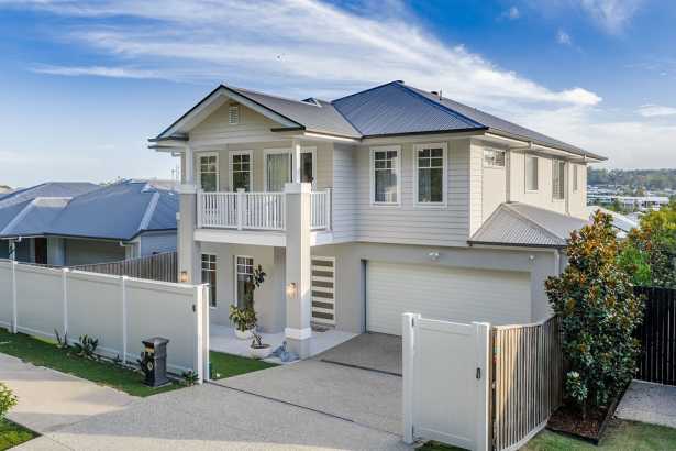 Luxury Family Home - Dual Living Options!