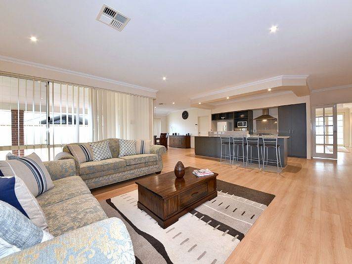 156 Golf Links Drive, Carramar - Thumbnail 3