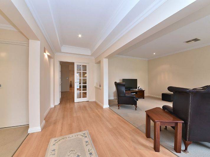 156 Golf Links Drive, Carramar - Thumbnail 4