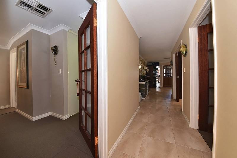75 Cheriton Drive, Carramar - Thumbnail 4