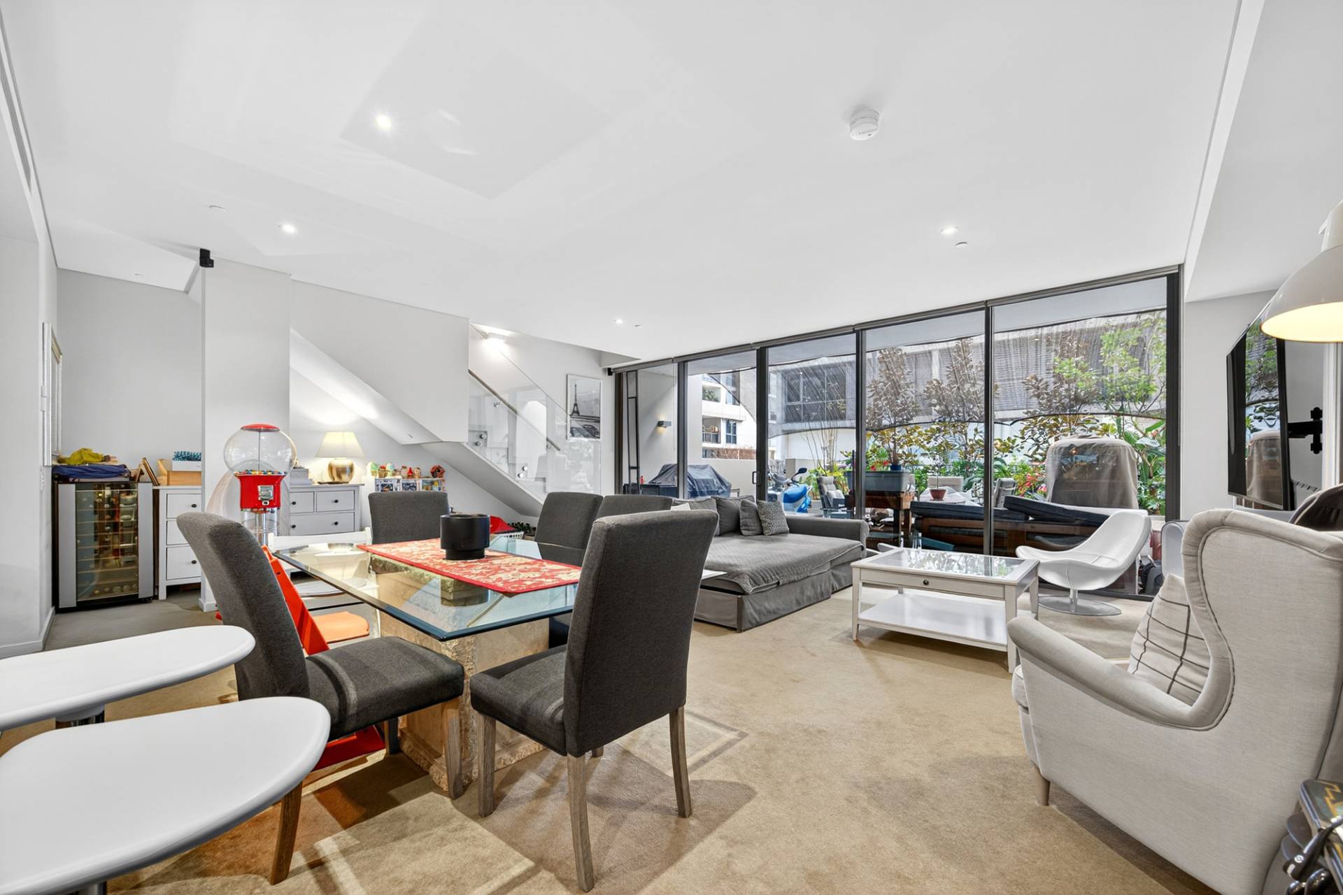 Queens Riverside Interior Luxury Living at Queens Riverside!