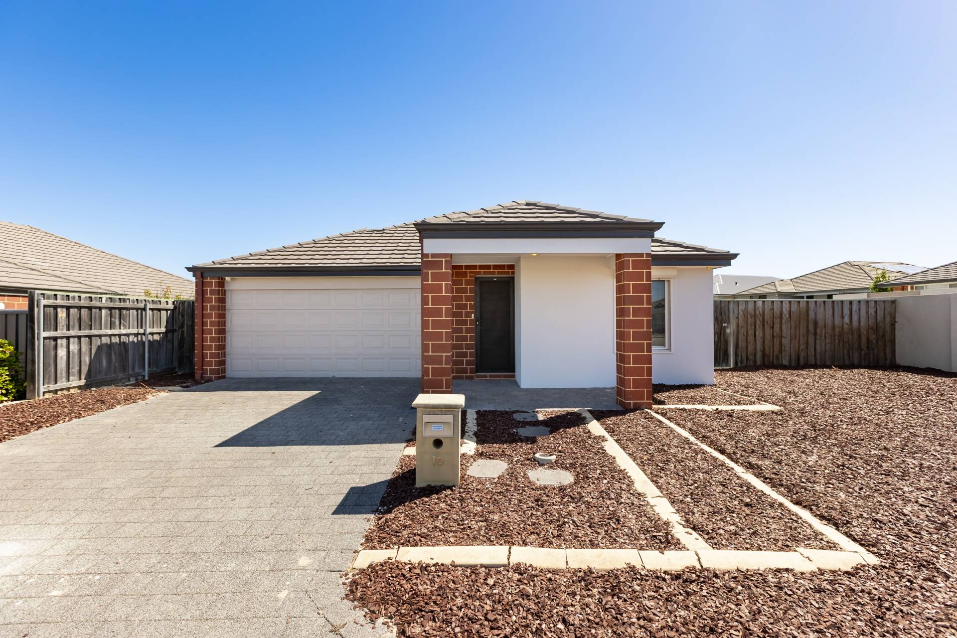 10 Emms Green, Ellenbrook - Thumbnail 2