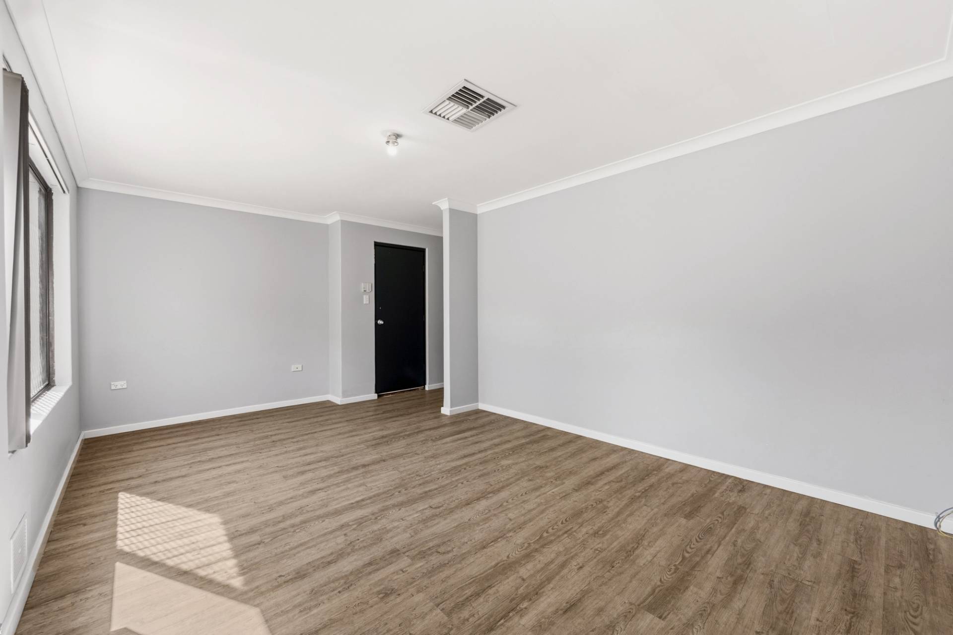 38 Powell Crescent, Brookdale - Thumbnail 3