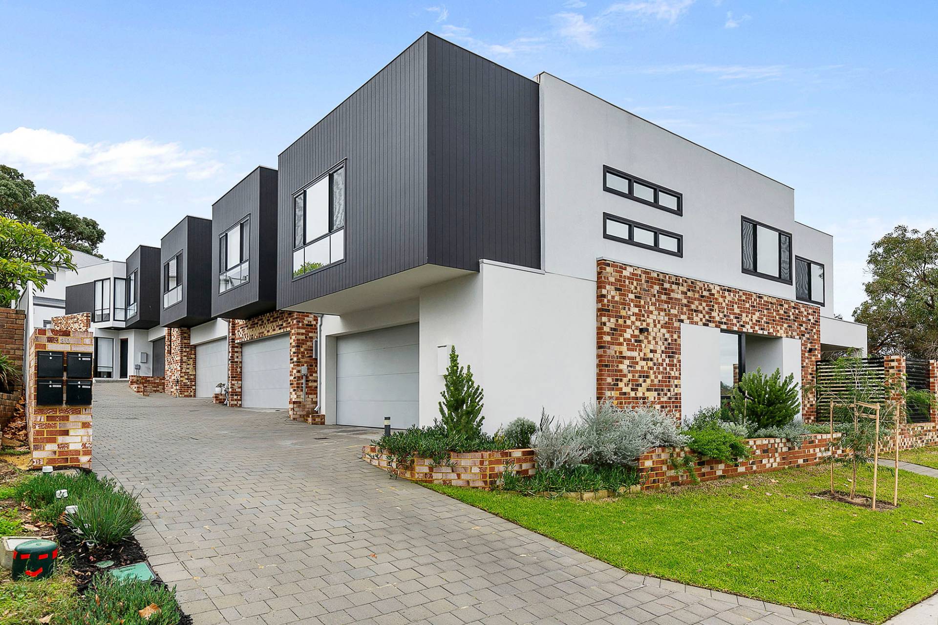 2, 30 Methuen Way, Duncraig - Thumbnail 2