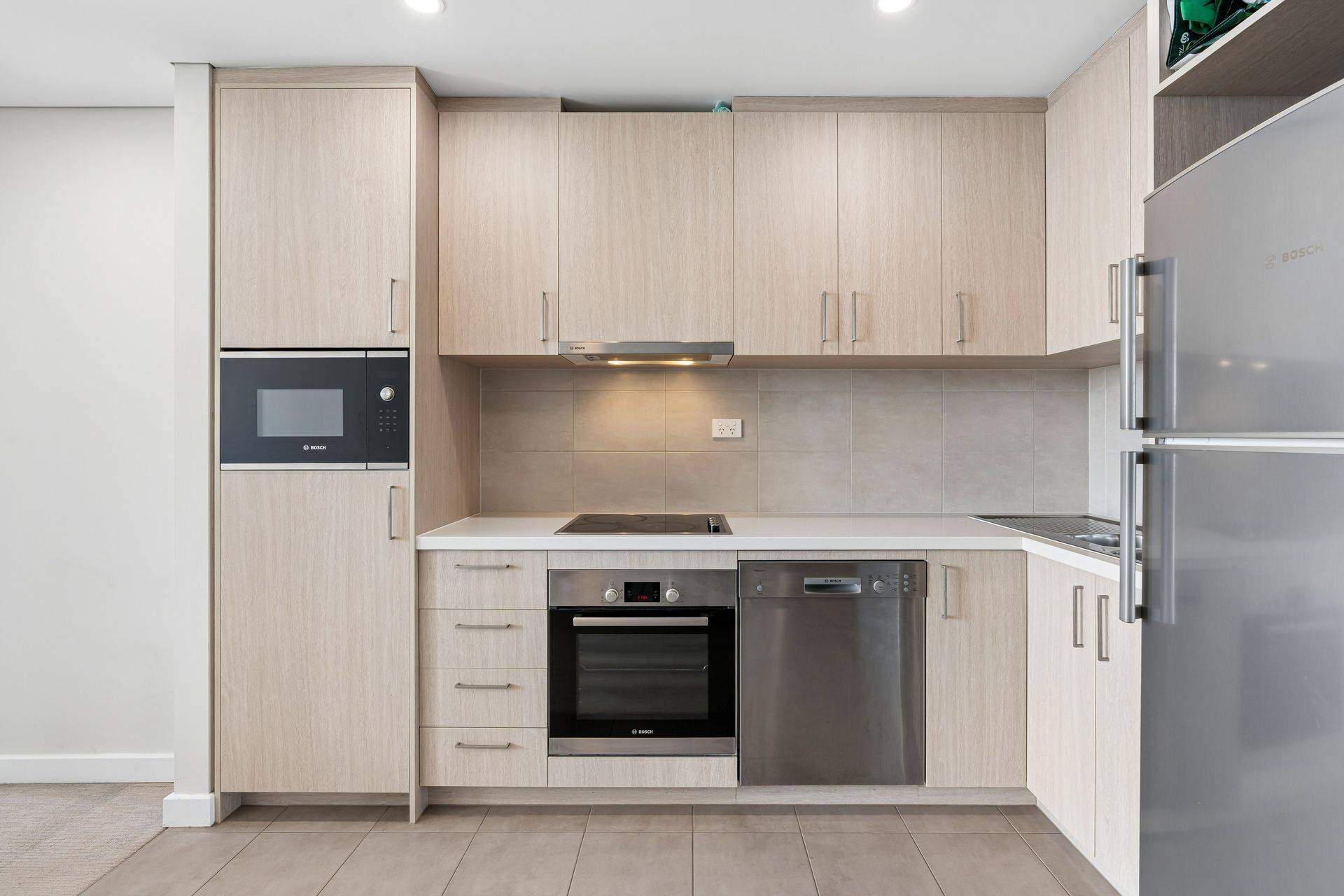 817/18 Cecil Avenue, Cannington - Thumbnail 2