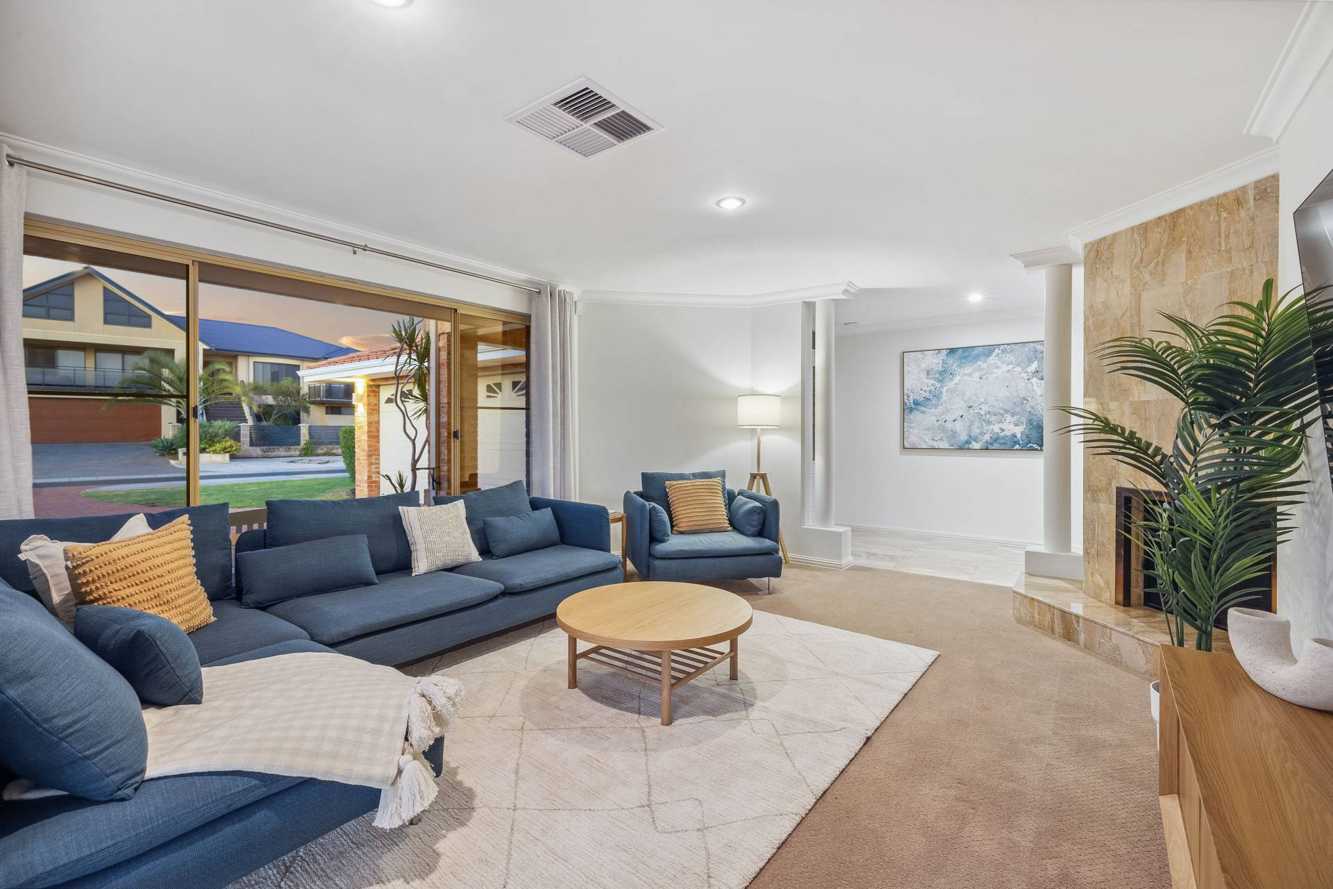 27 Kinsale Drive, Mindarie - Thumbnail 3