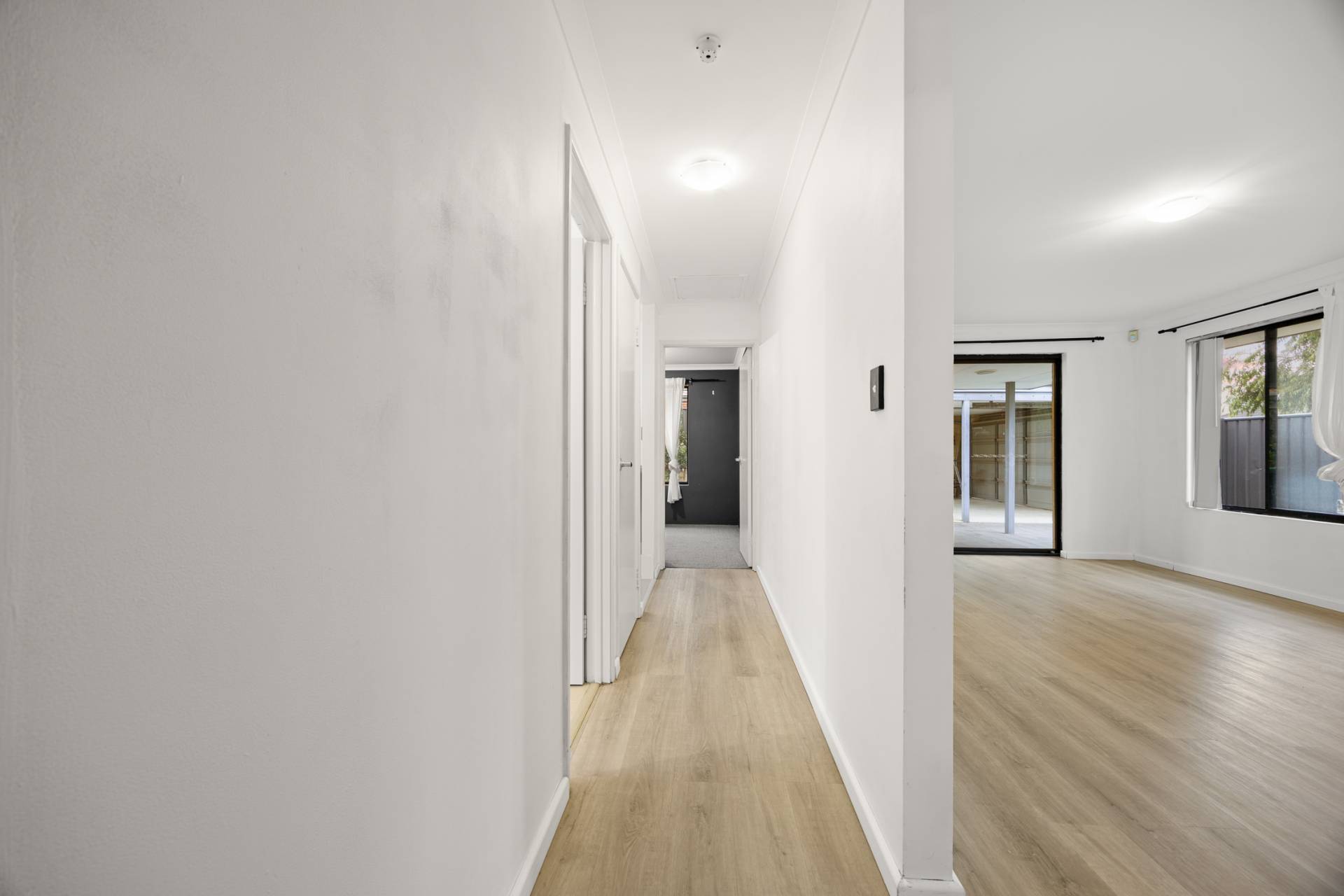 8 Paludosa Link, Banksia Grove - Thumbnail 3