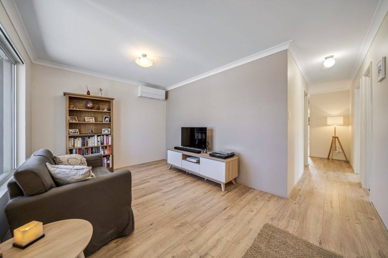 4 Mountain Street, Banksia Grove - Image 1