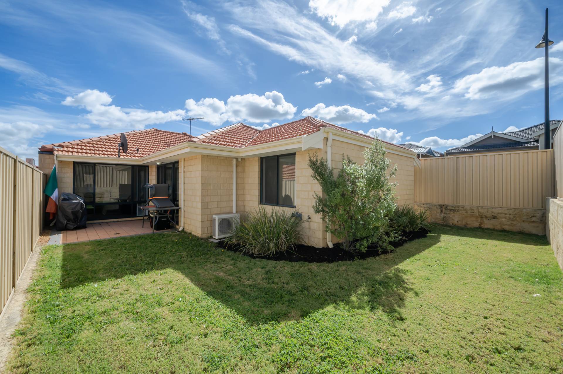 21 Jedburgh Loop, Sinagra - Image 1