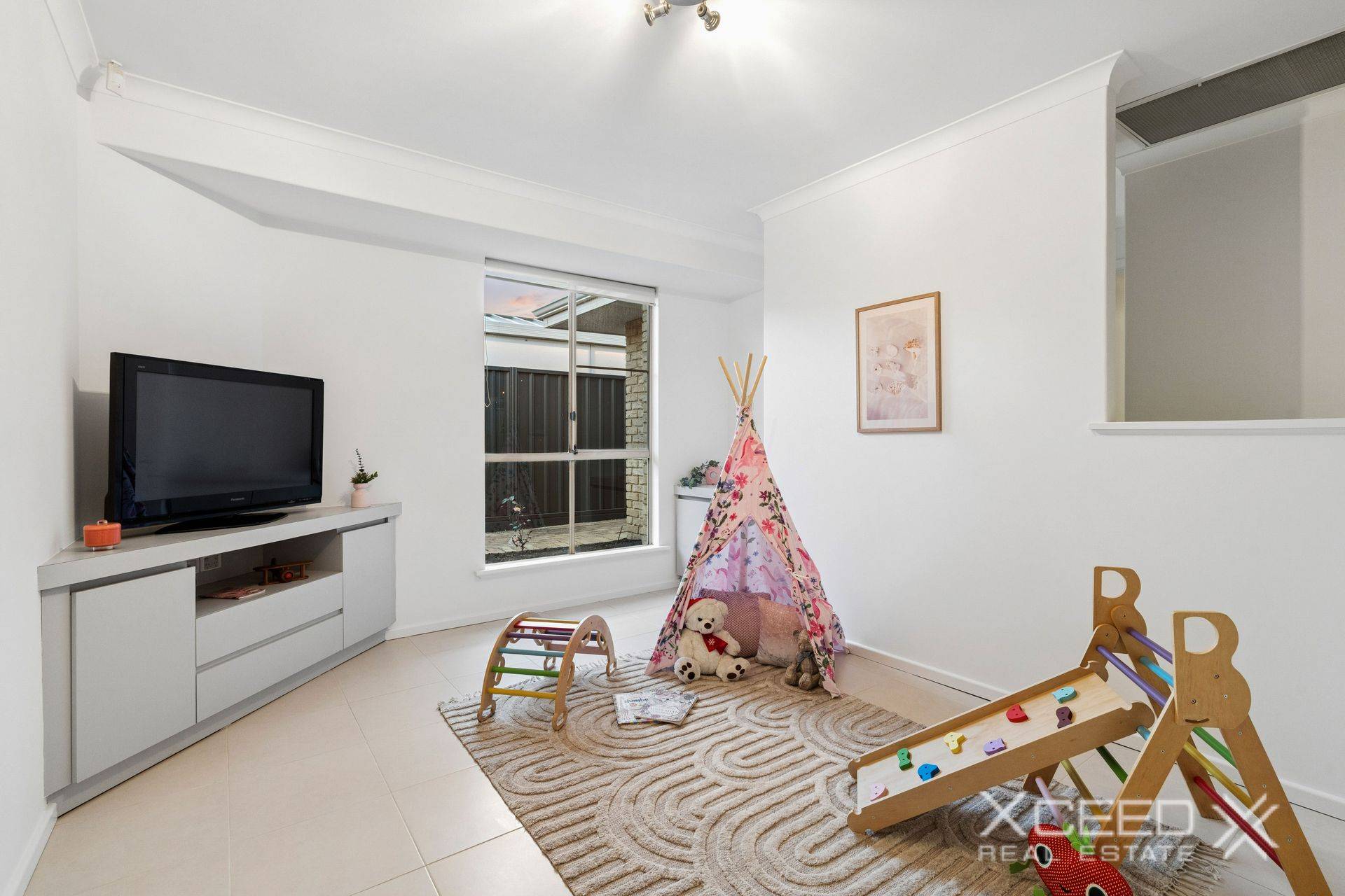 23 Richardson Arcade, Winthrop - Thumbnail 5