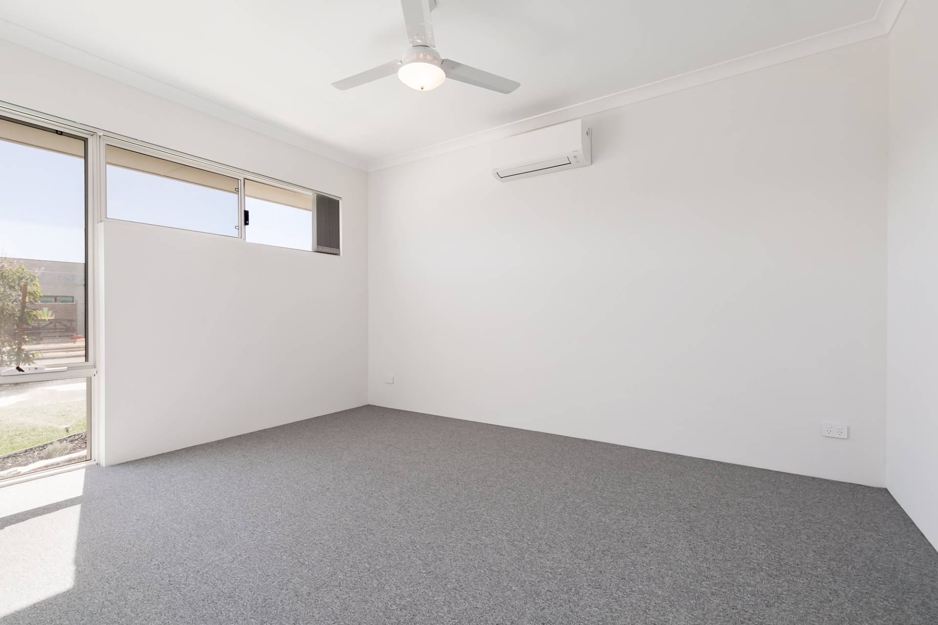 228 Badgerup Avenue, Lakelands - Thumbnail 2