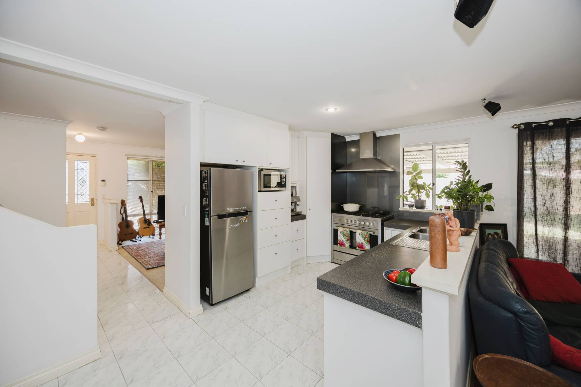 14 Cycas Court, Marangaroo - Thumbnail 3