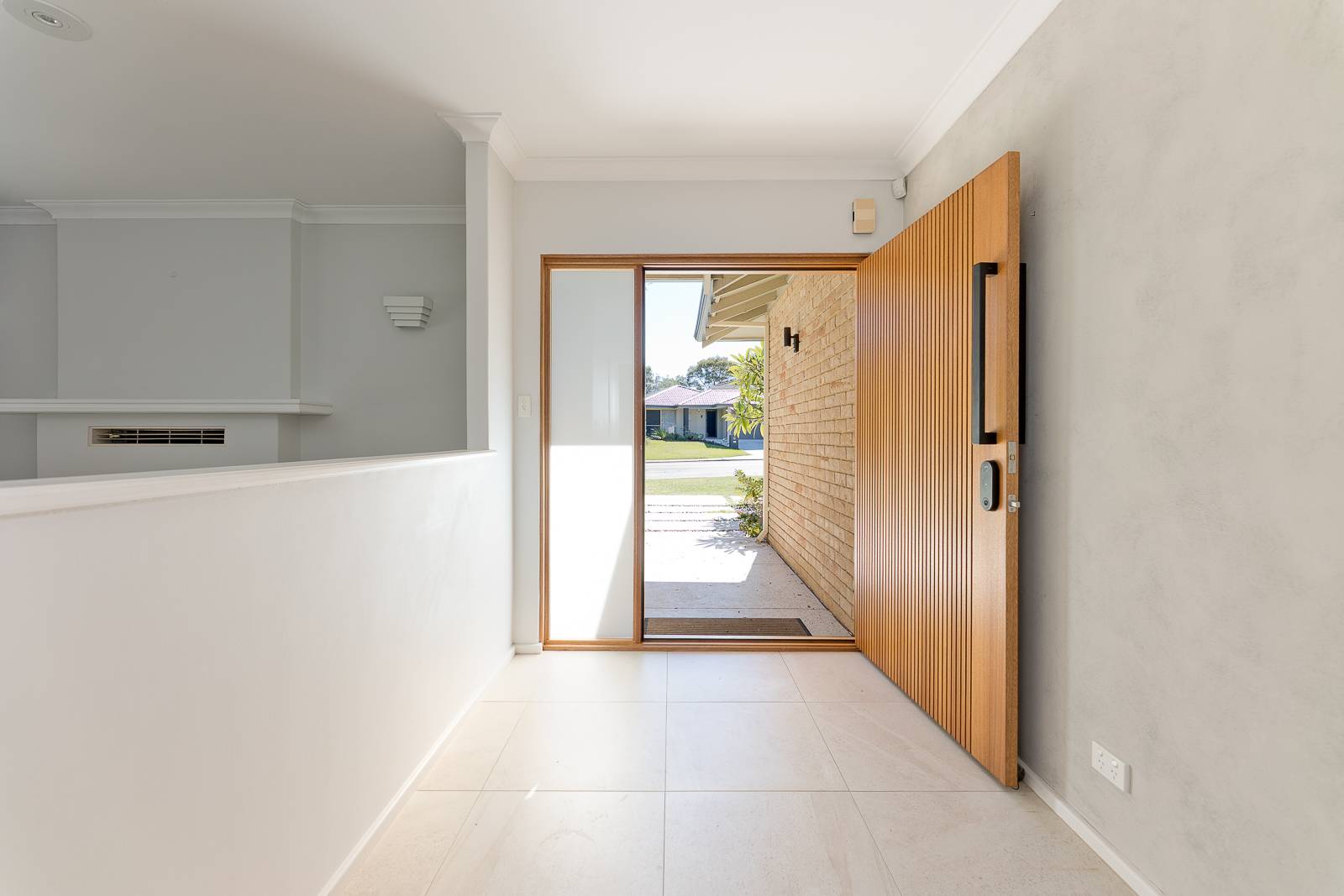 48 Cressbrook Way, Carine - Thumbnail 2