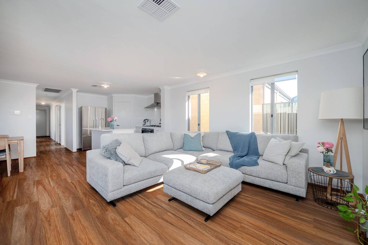 38 Turquoise Boulevard, Treeby - Thumbnail 5