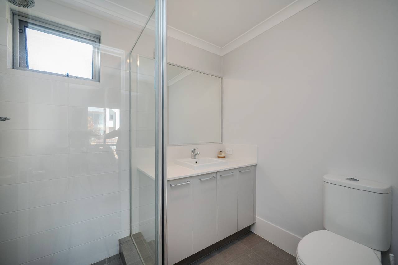 38 Turquoise Boulevard, Treeby - Thumbnail 8