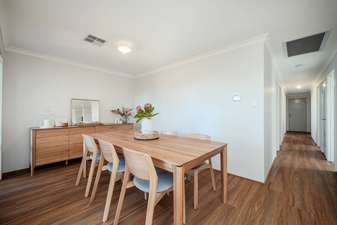 38 Turquoise Boulevard, Treeby - Thumbnail 6