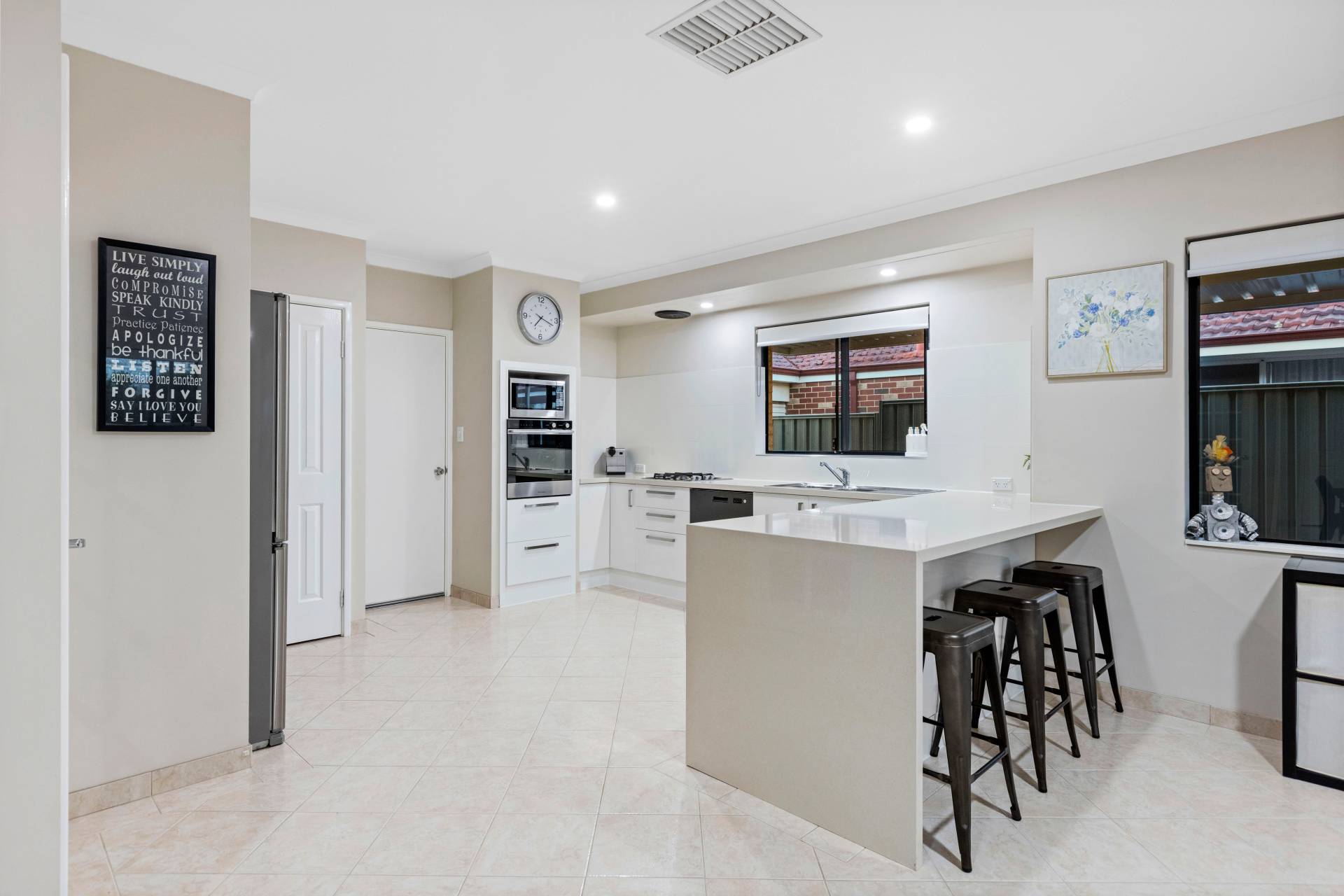 8 Meadowbank Way, Landsdale - Thumbnail 4