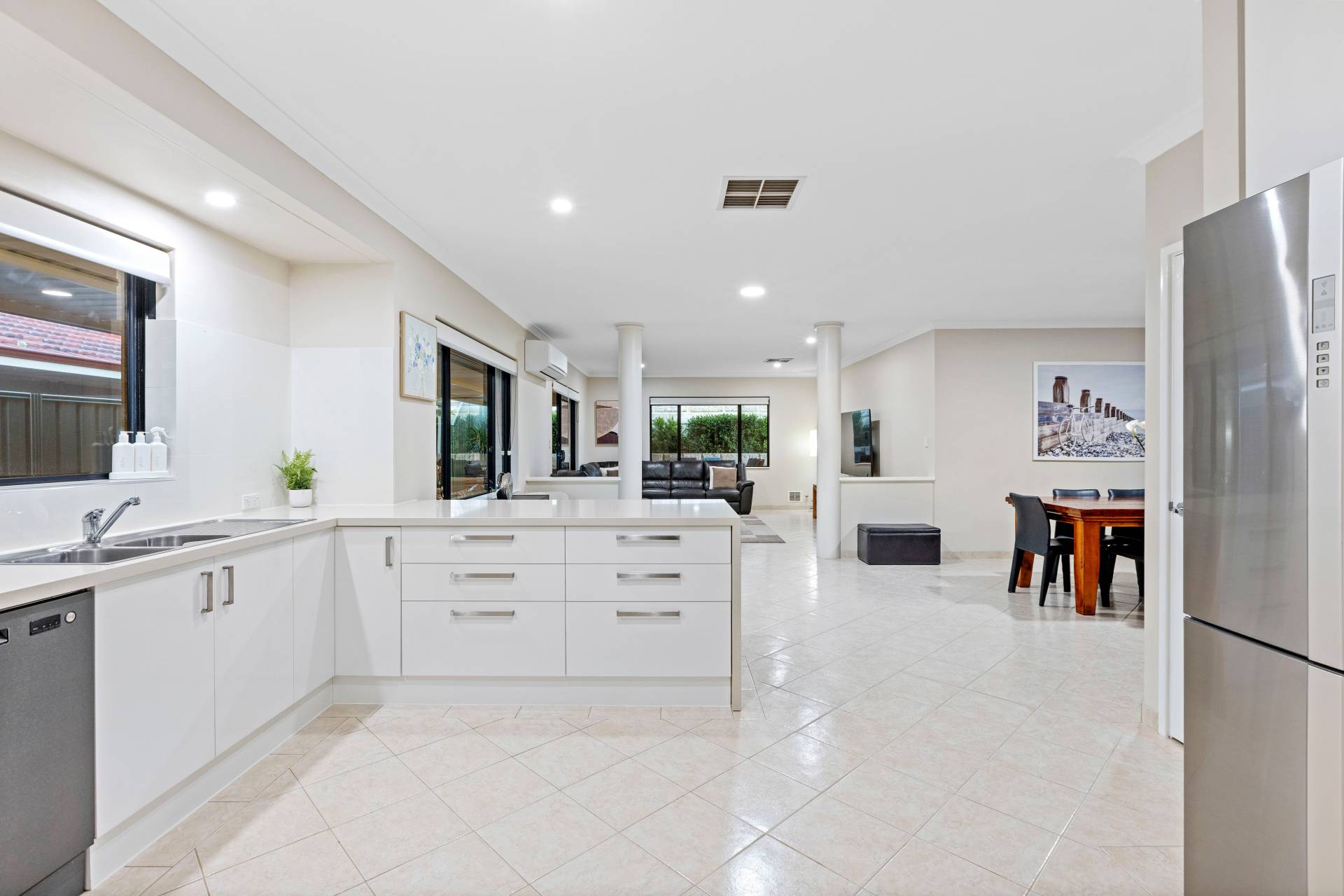 8 Meadowbank Way, Landsdale - Thumbnail 3