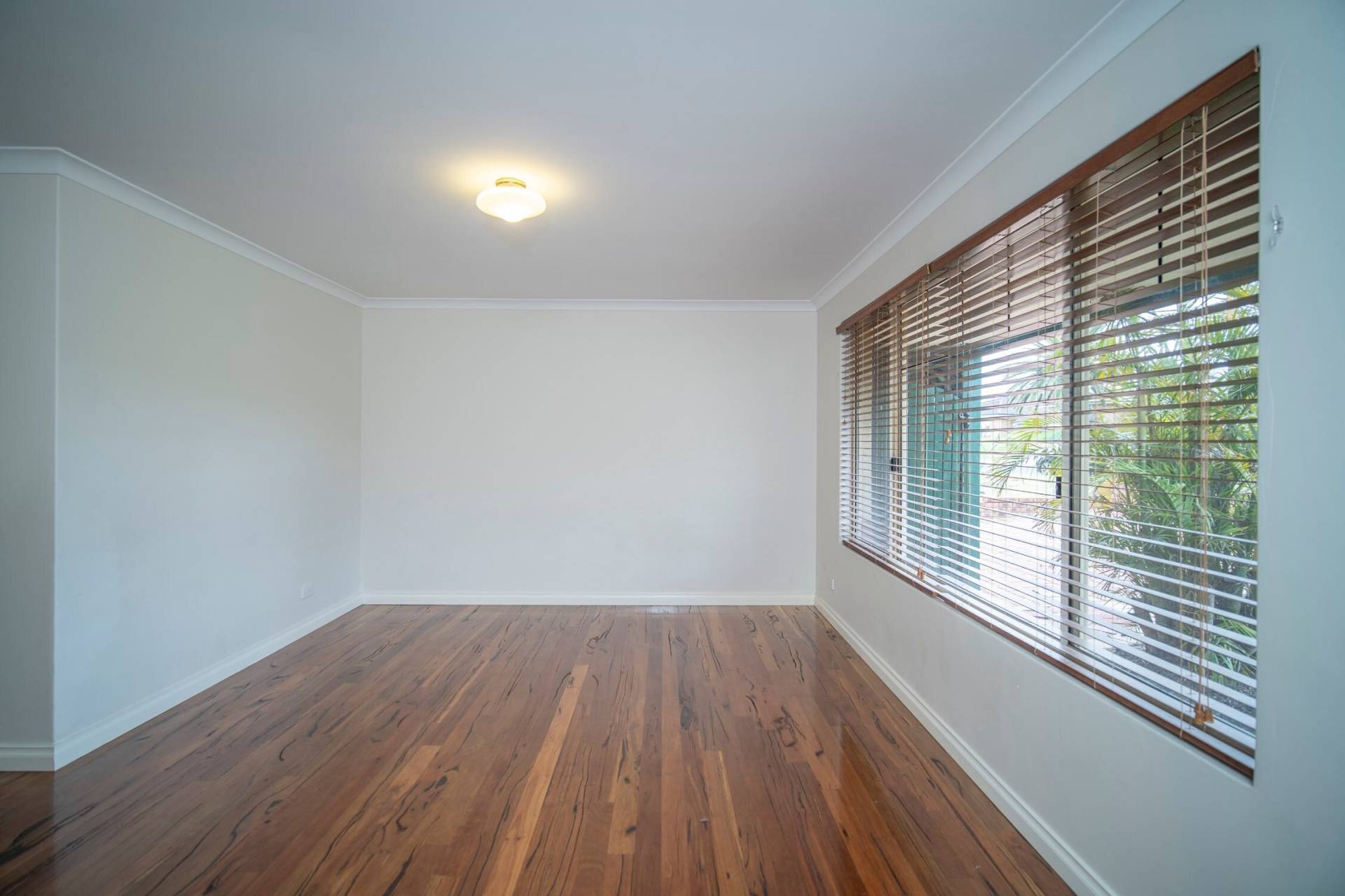 8 Stonehaven Parade, Kinross - Thumbnail 2