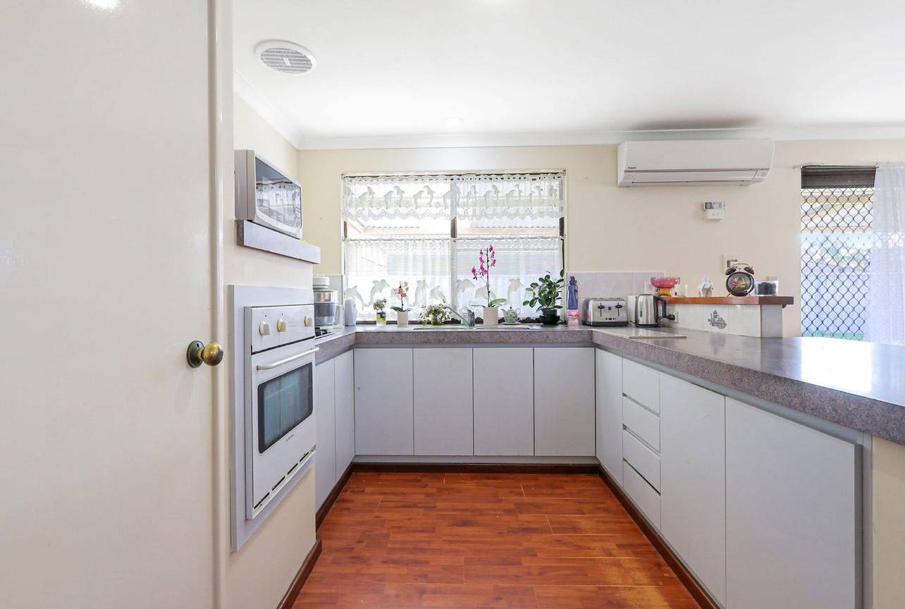 3 Santa Monica Drive, Waikiki - Thumbnail 2