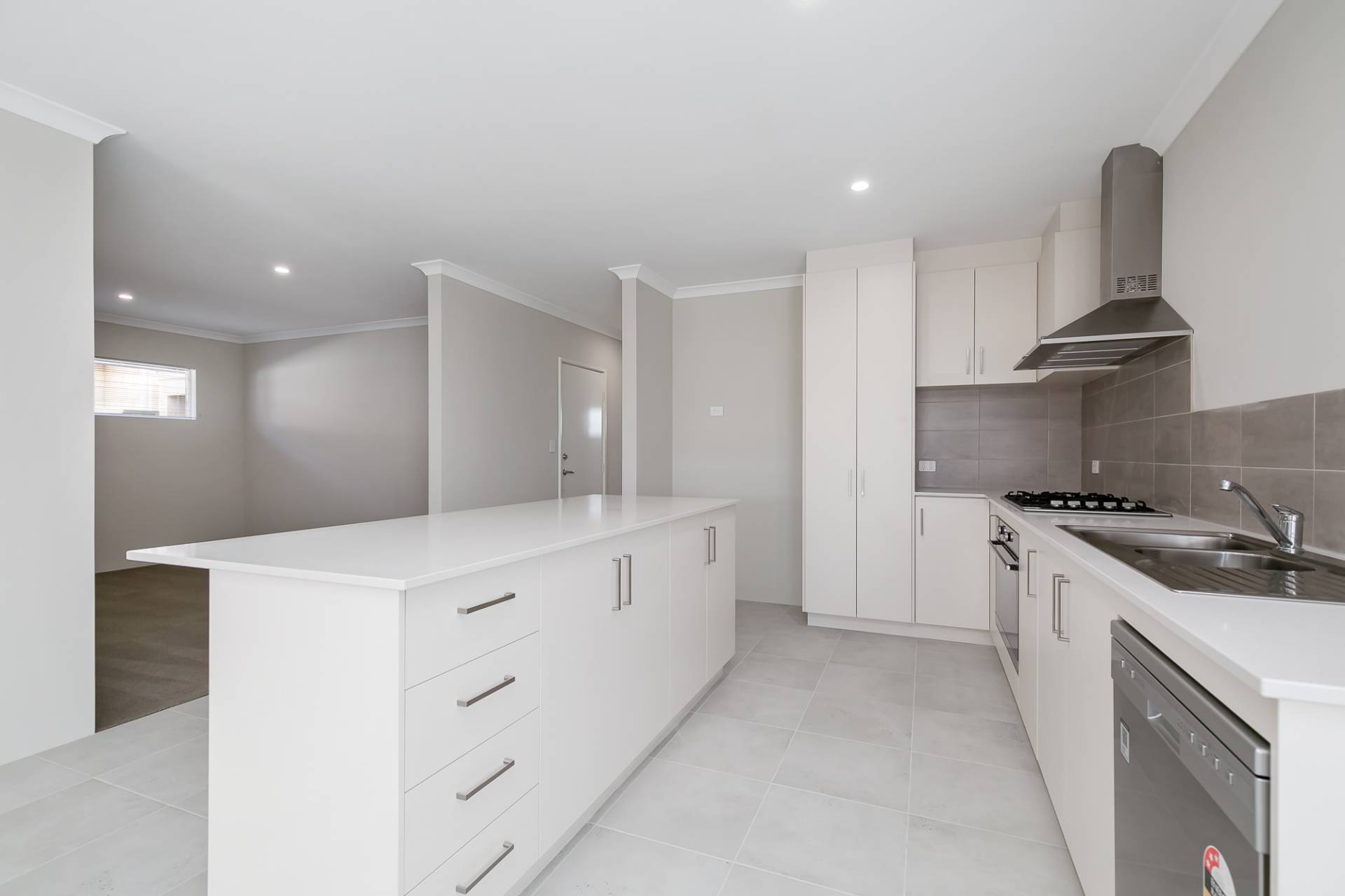 240 Badgerup Avenue, Lakelands - Thumbnail 8