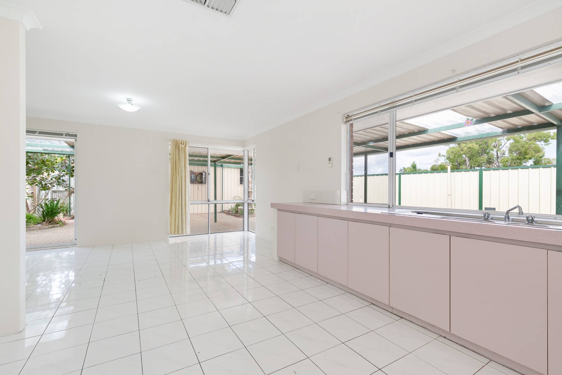 114 Hillcrest Road, Alexander Heights - Thumbnail 3