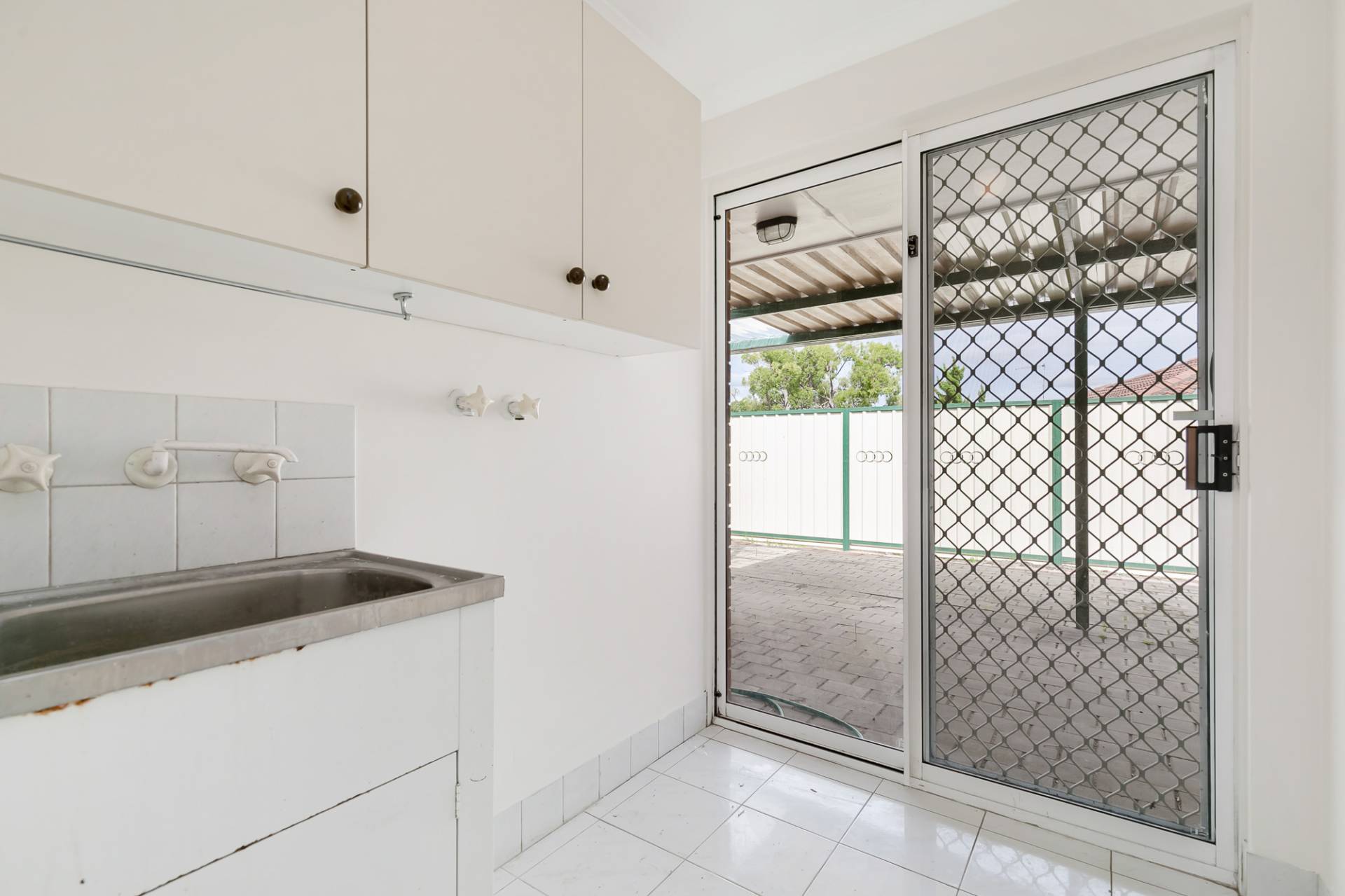 114 Hillcrest Road, Alexander Heights - Thumbnail 7