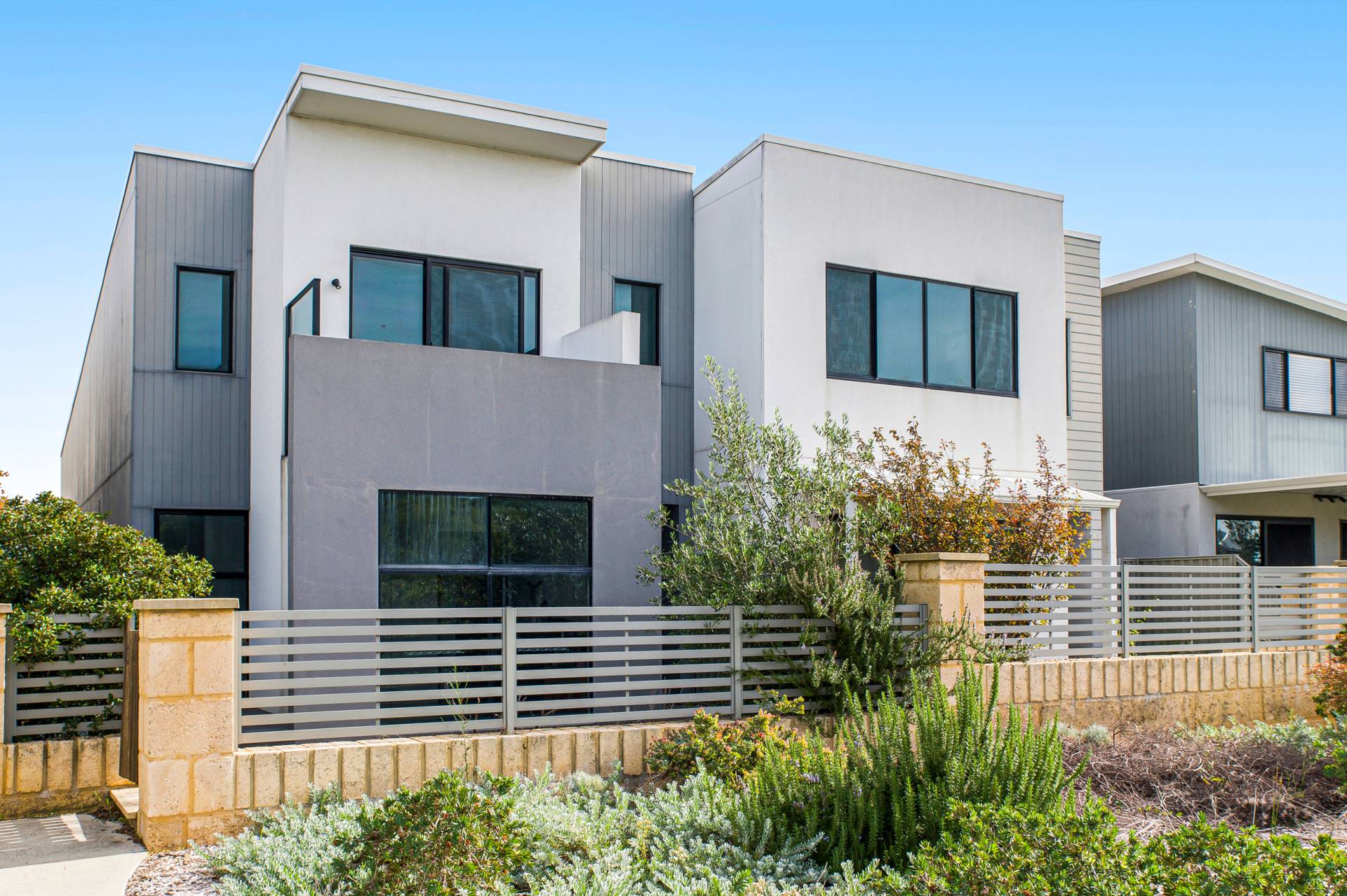 27 Grasby Way, Piara Waters - Thumbnail 2