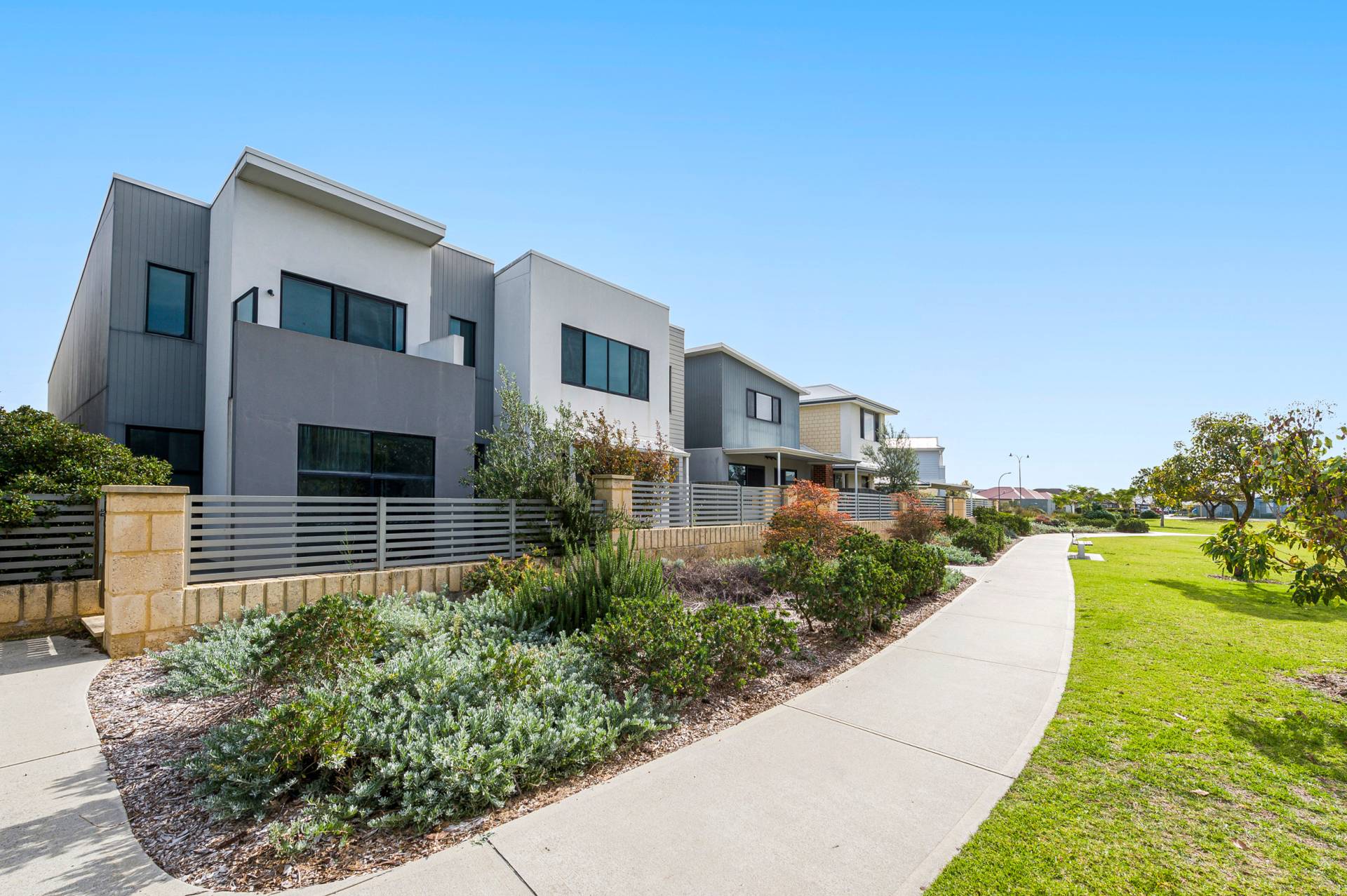 27 Grasby Way, Piara Waters - Image 1