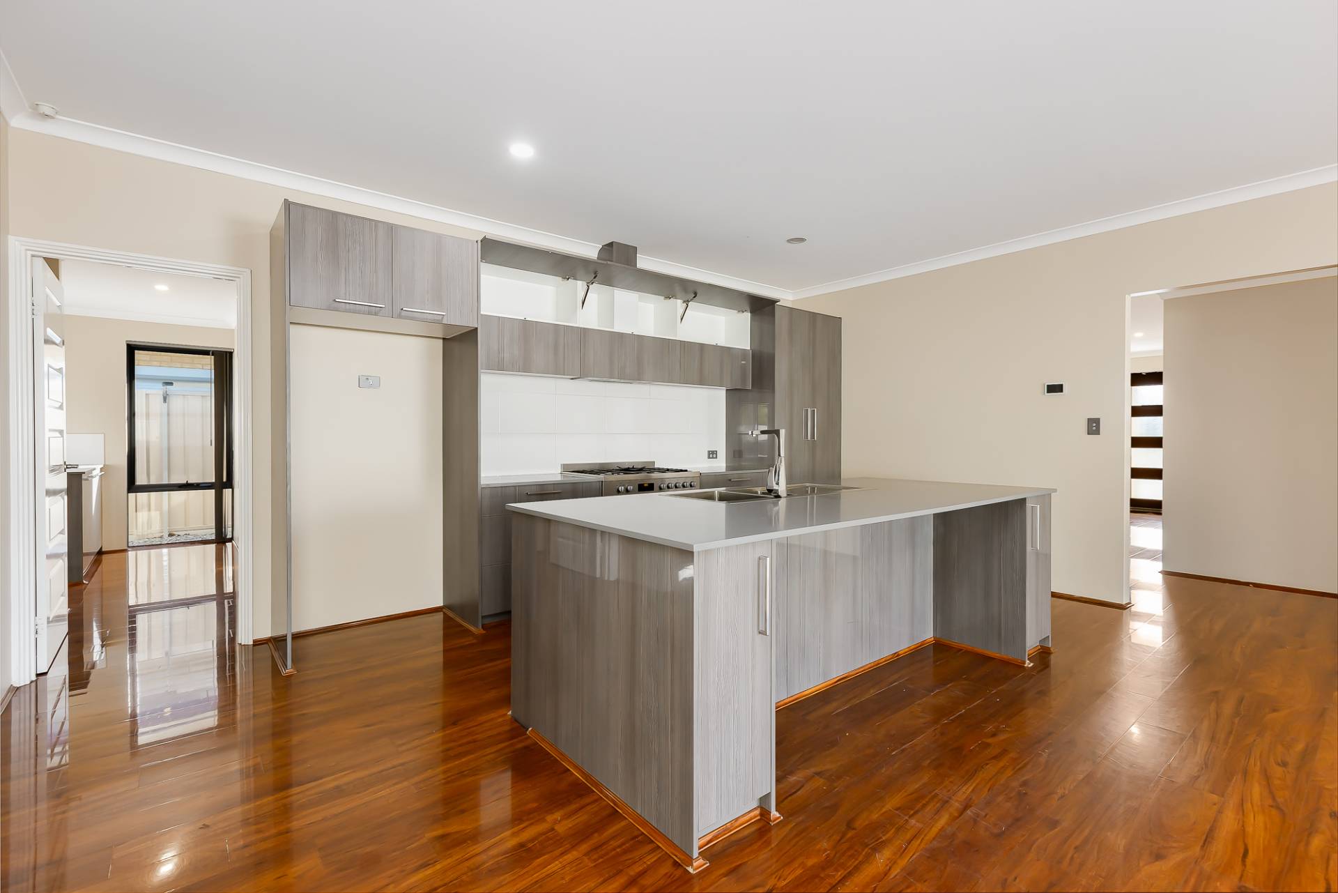 9 Breezy Way, Meadow Springs - Thumbnail 8
