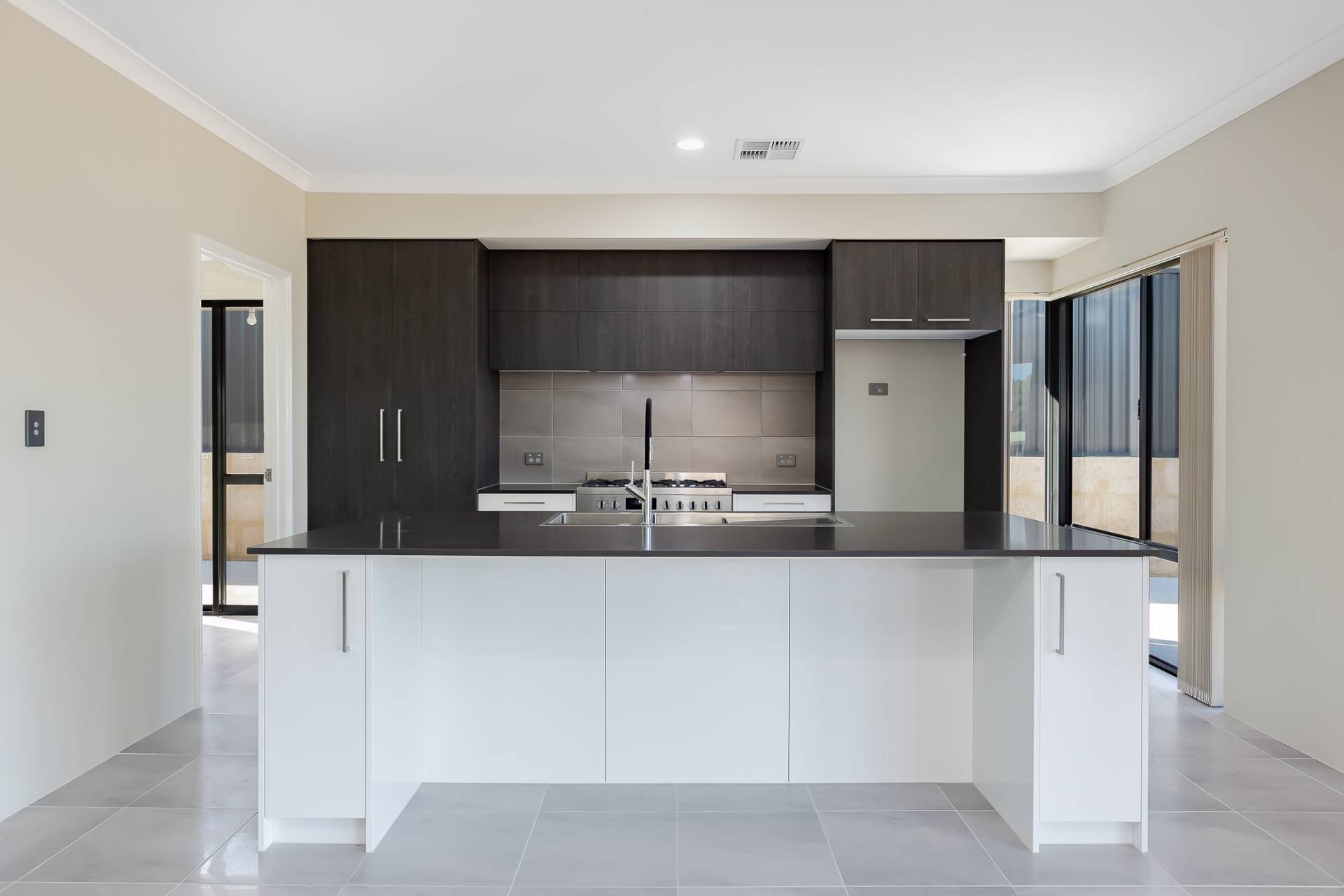 38 Wellington Avenue, Lakelands - Thumbnail 7
