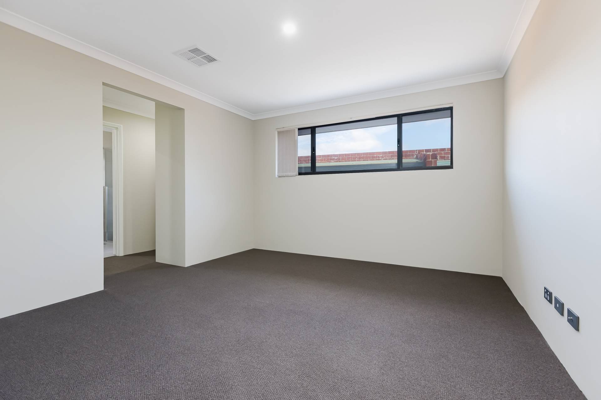 38 Wellington Avenue, Lakelands - Thumbnail 2