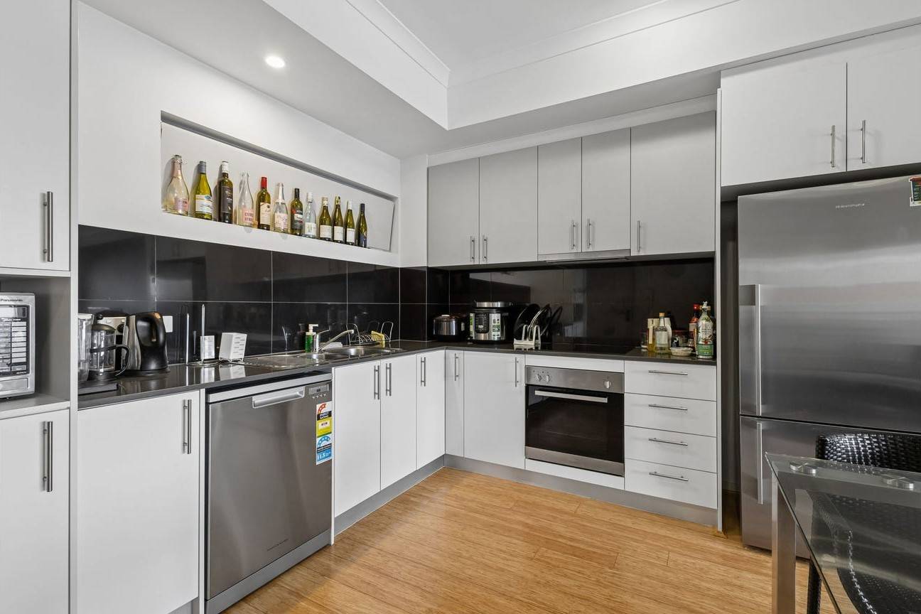 10, 211 Beaufort Street, Perth - Thumbnail 2